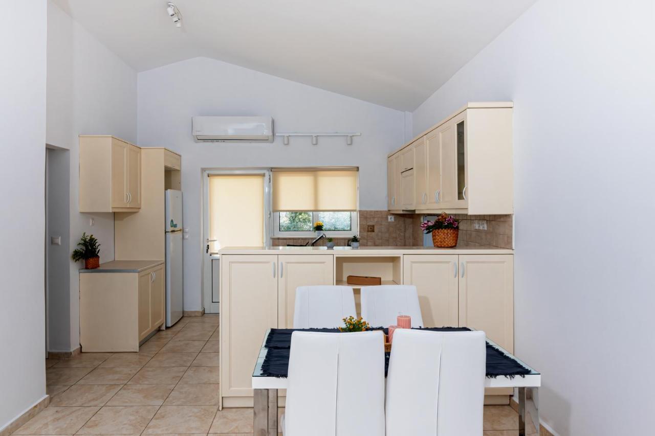 Bona'S Guest House Agia  Екстер'єр фото